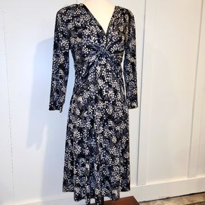 GNW Empire forward Dress with Rouching Size 8 Black Gray Cream Pattern